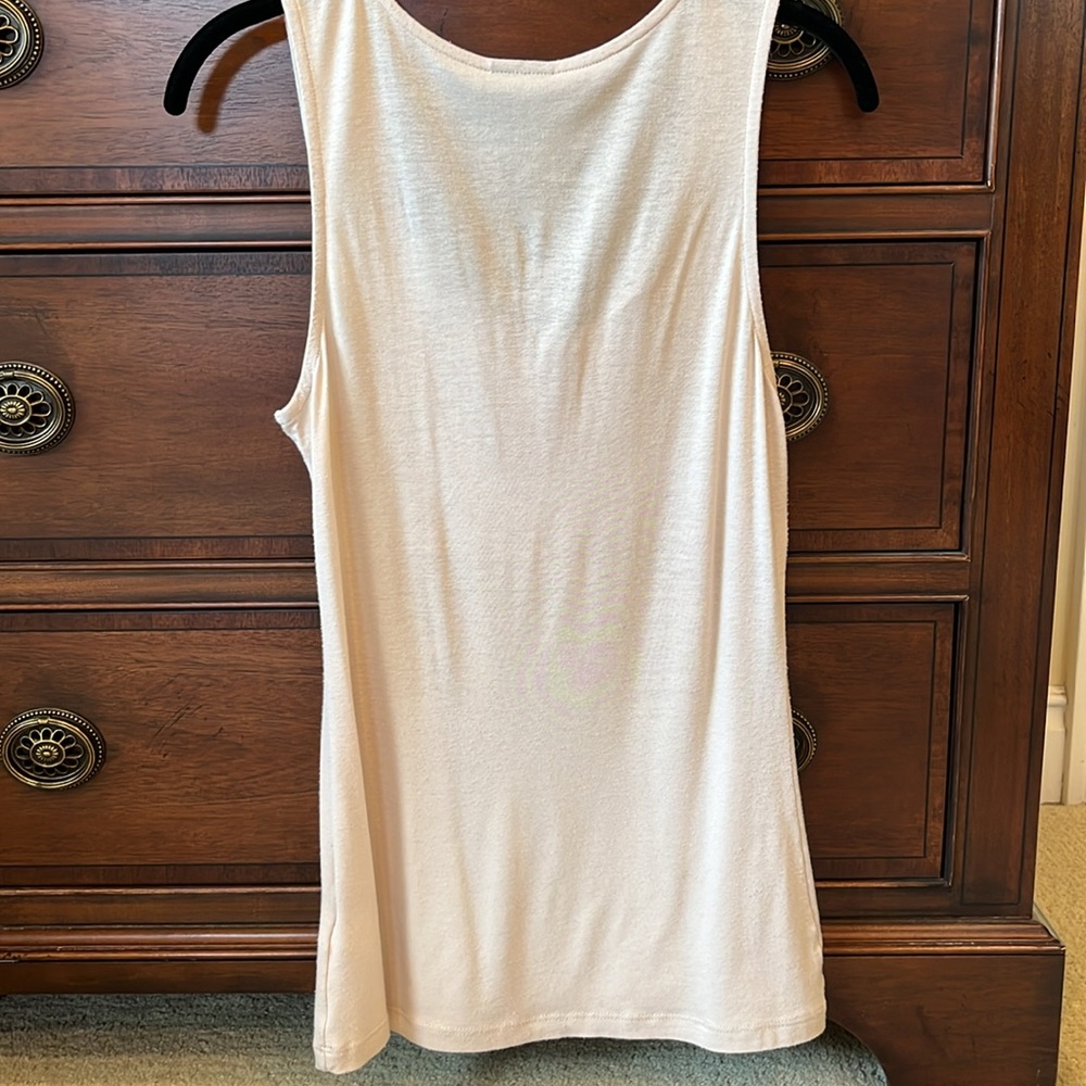 Neutral Ruffled Top - Picture 4 of 6